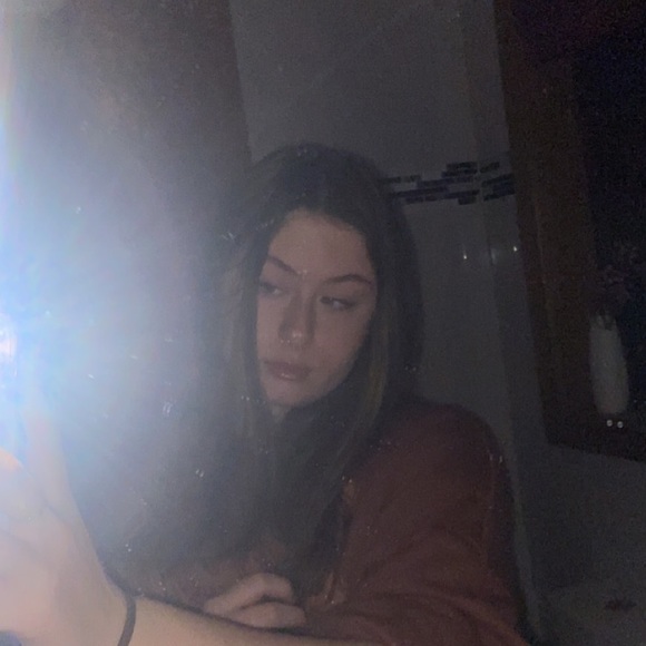 Meet your Posher, Holly - Picture 1 of 1